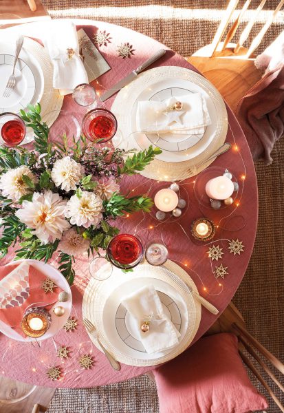 00470960 6094d864 1376x2000 413x600 - Tips para decorar la mesa en Navidad