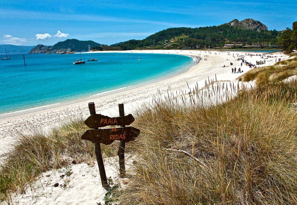 Las mejores playas de España para visitar durante el verano 03 praia de rodas illas cies vigo web 8c176c05 1024x707 - Las mejores playas de España para visitar durante el verano
