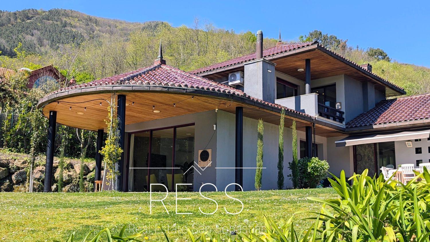 105256326 15384466 foto 227609 - Se vende: Casa con jard&iacute;n y piscina en Hondarribia, Pa&iacute;s Vasco
