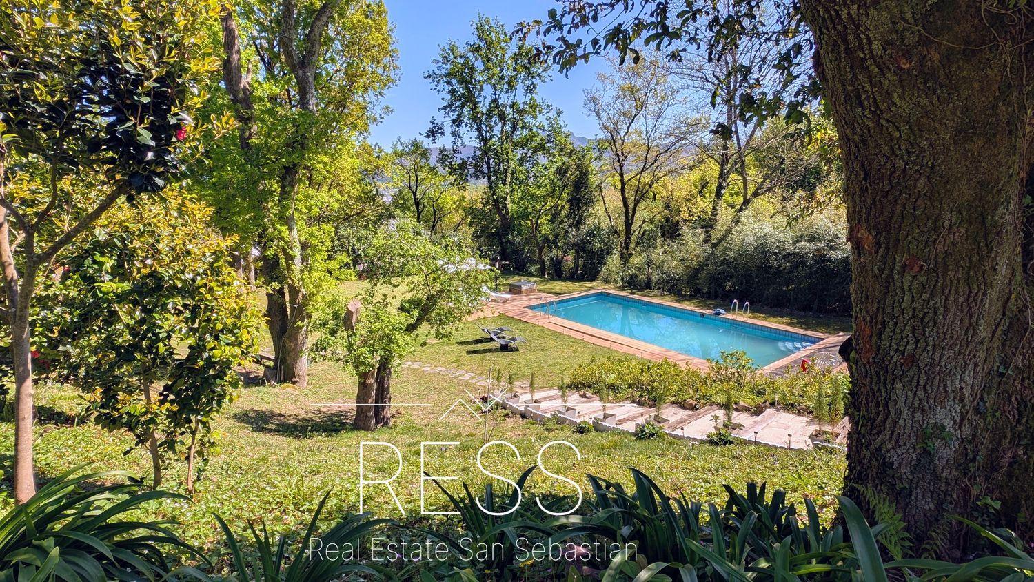 105256326 15384466 foto 333875 - Se vende: Casa con jard&iacute;n y piscina en Hondarribia, Pa&iacute;s Vasco