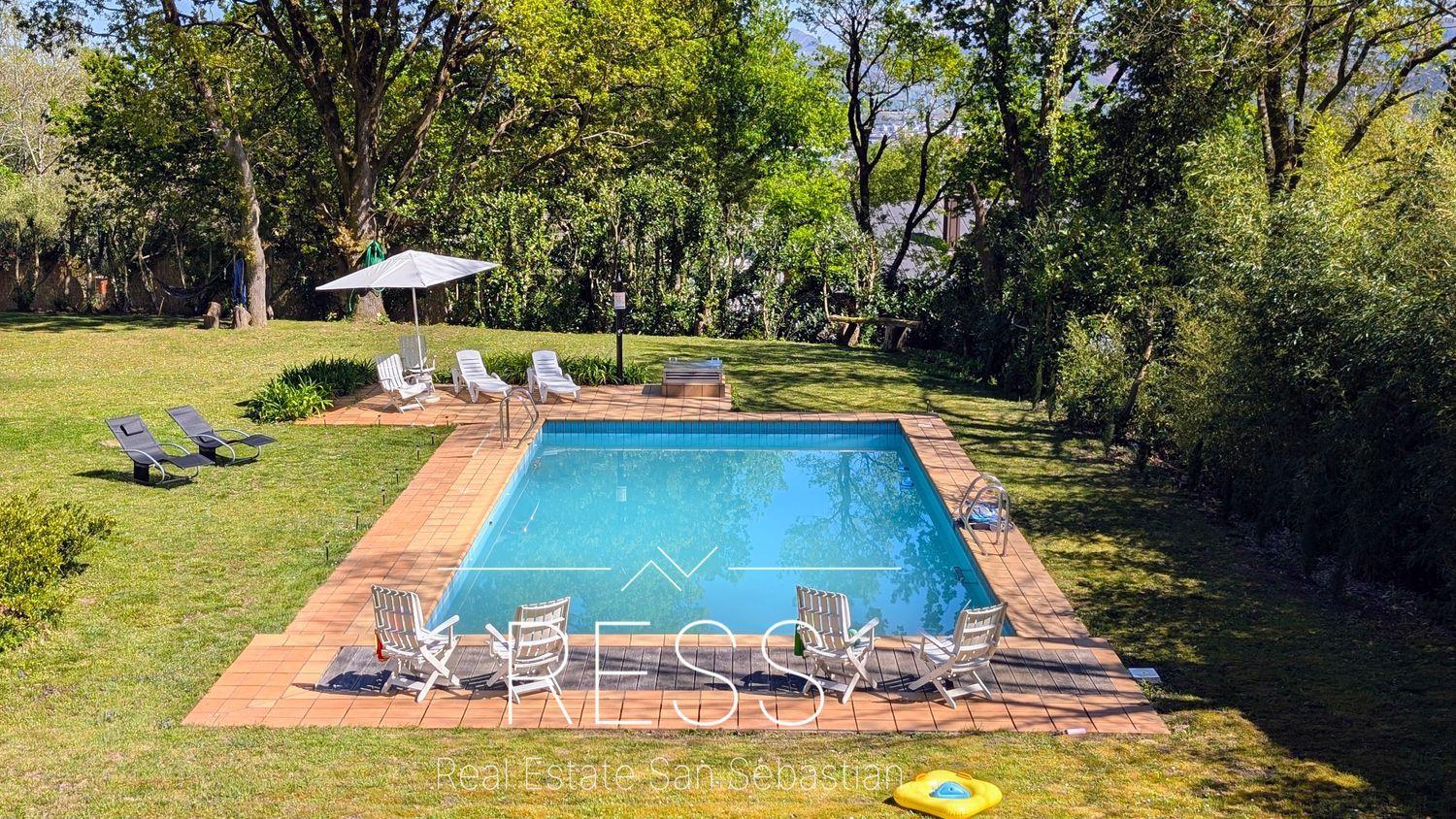 105256326 15384466 foto 523825 - Se vende: Casa con jard&iacute;n y piscina en Hondarribia, Pa&iacute;s Vasco