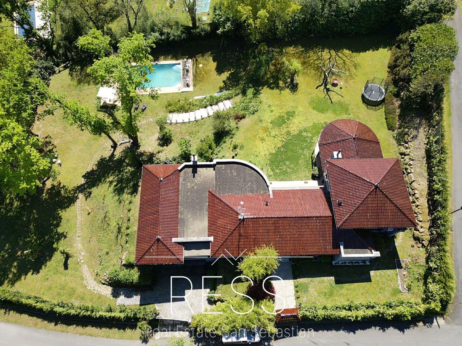 105256326 15384466 foto 824465 - Se vende: Casa con jard&iacute;n y piscina en Hondarribia, Pa&iacute;s Vasco