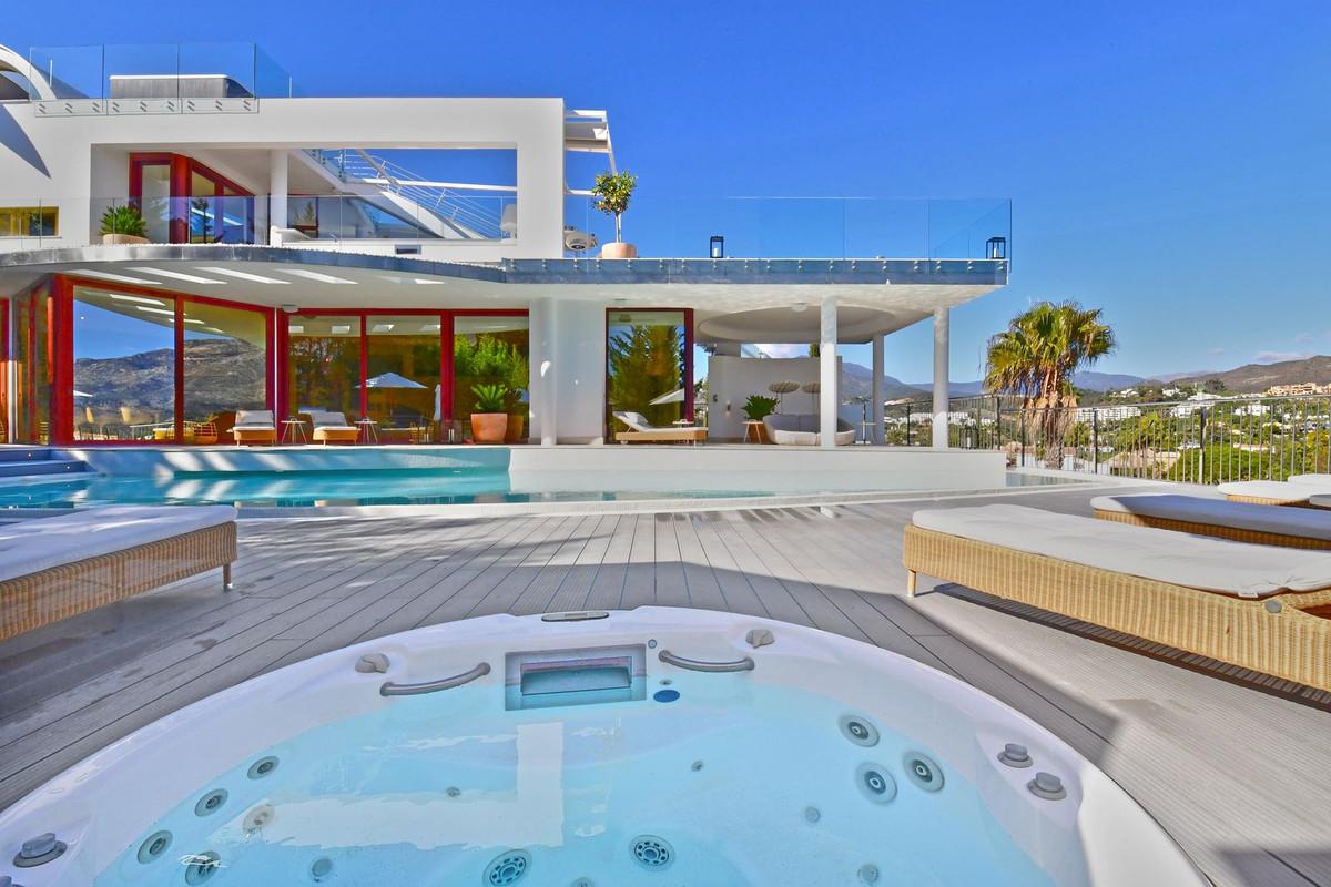 En venta: Villa de lujo con vistas panorámicas en Marbella 247913312 15320861 foto 689268 - En venta: Villa de lujo con vistas panorámicas en Marbella