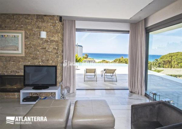 Para los amantes de Cádiz, moderna villa de estilo contemporáneo en Zahara de los Atunes 25885350 1577985 foto42081210 600x424 - Para los amantes de Cádiz, moderna villa de estilo contemporáneo en Zahara de los Atunes
