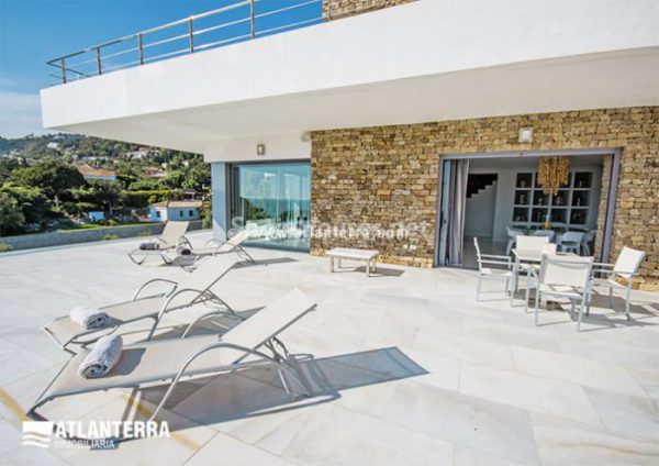 Para los amantes de Cádiz, moderna villa de estilo contemporáneo en Zahara de los Atunes 25885350 1577985 foto42081215 600x424 - Para los amantes de Cádiz, moderna villa de estilo contemporáneo en Zahara de los Atunes