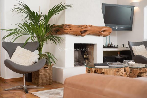 ¡Disfruta en esta espectacular villa de unas merecidas vacaciones en Ibiza! 28039014 2091009 foto 909692 600x400 - ¡Disfruta en esta espectacular villa de unas merecidas vacaciones en Ibiza!