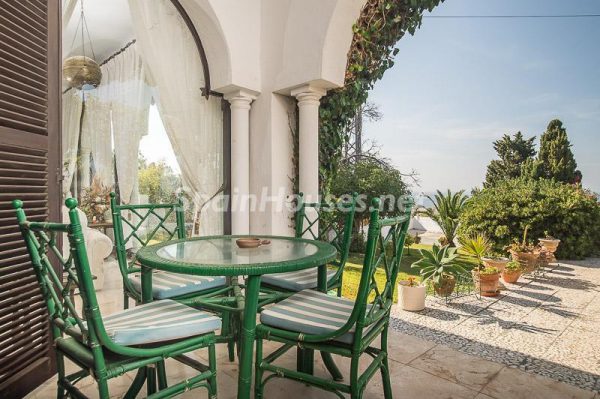 43260 945161 foto 460149 600x399 - Villas perfectas para disfrutar de todas las ventajas que ofrece un porche