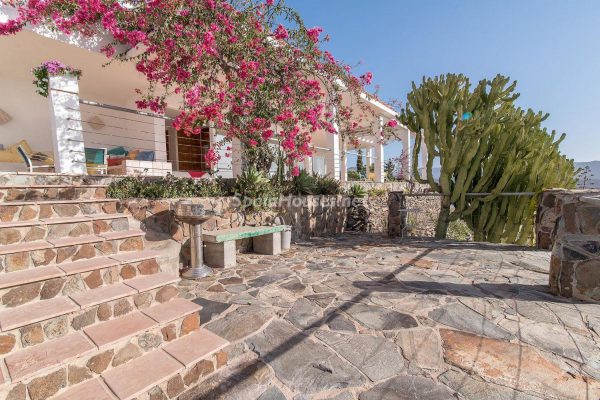 57253 2078079 foto 097022 1 600x400 - Descubre a trav&eacute;s de esta casa el fant&aacute;stico paisaje rural y natural de la Isla de Gran Canaria