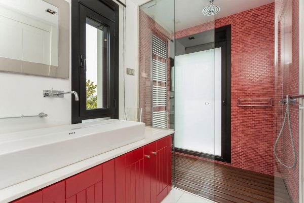 ¡Los colores neutros se han ido! El rojo es el nuevo color de 2018 65057482 2048669 foto 370356 600x400 - ¡Los colores neutros se han ido! El rojo es el nuevo color de 2018