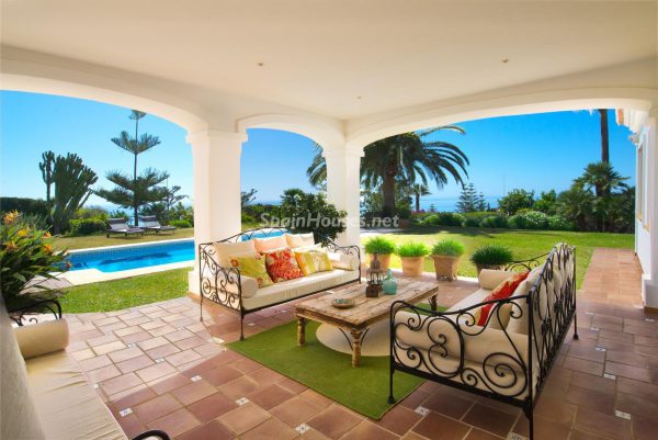 656 2118960 foto 110845 600x401 - Villas perfectas para disfrutar de todas las ventajas que ofrece un porche
