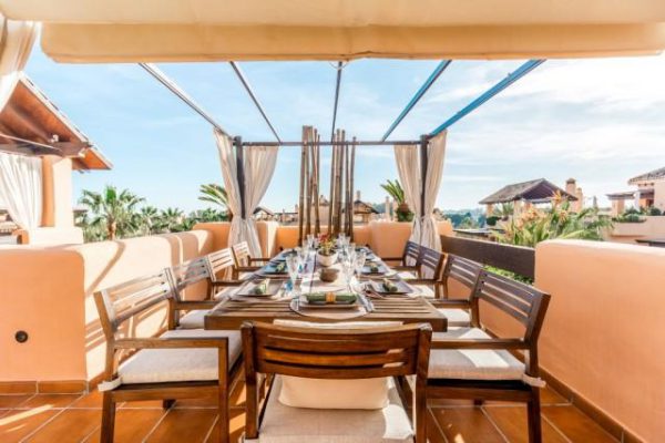 De Marbella al Continente Asiático solo hay un dúplex 66884997 2029265 foto 422333 600x400 - De Marbella al Continente Asiático solo hay un dúplex