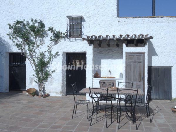 68073382 2101297 foto 762632 600x449 - Villas perfectas para disfrutar de todas las ventajas que ofrece un porche