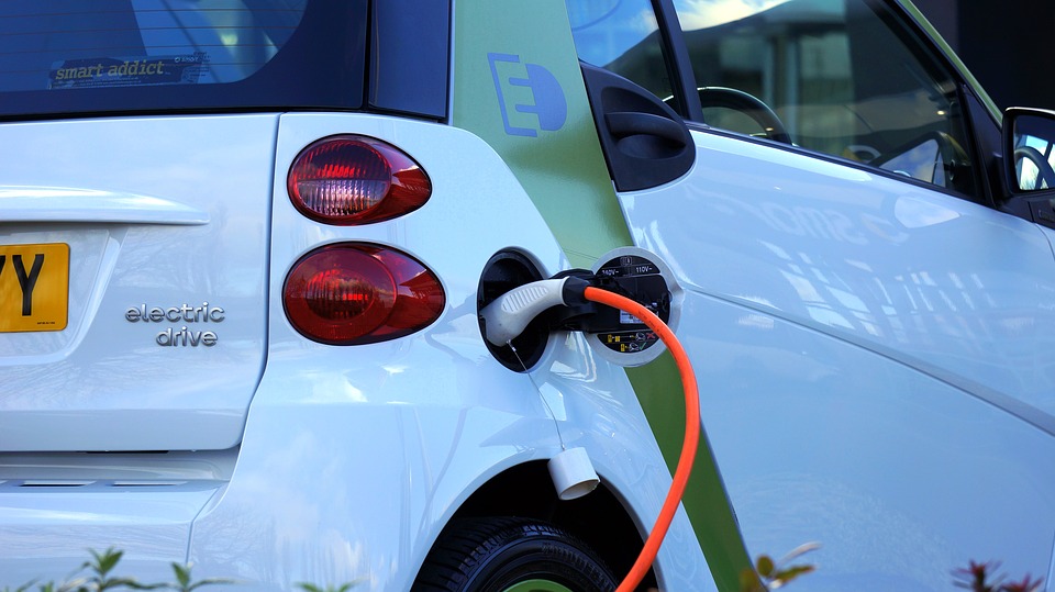 electric car 1458836 960 720 - Cargar tu coche eléctrico en casa ya es posible