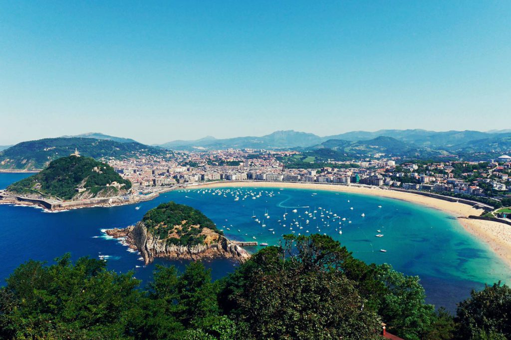 Las mejores playas de España para visitar durante el verano mejores playas espana La concha 1024x683 - Las mejores playas de España para visitar durante el verano